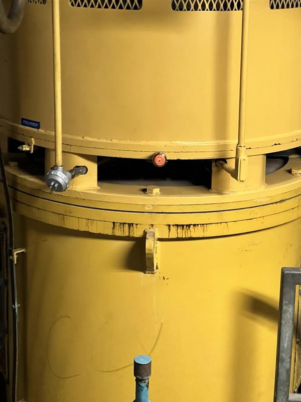Triaxial sensors mounted in the vertical position of the motor and input bearing of the pump