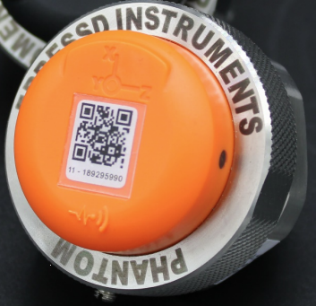 Phantom sensor label showing QR code, product code (11), and 9-digit serial number.